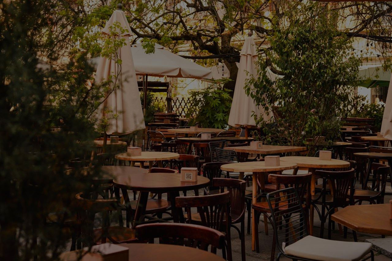 Заклади Львова з терасою та внутрішнім двориком